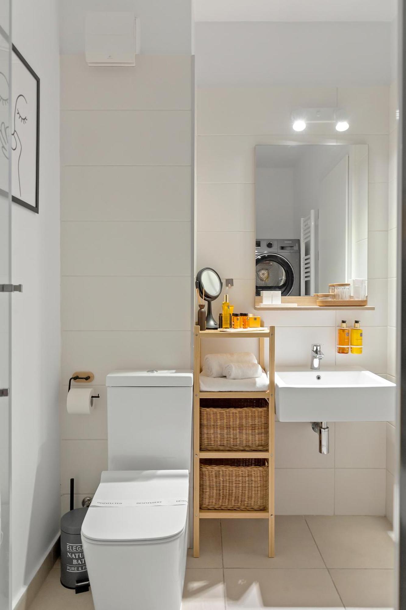 Mido Park Apartment With Private Parking & Self Check-In Bucarest Esterno foto