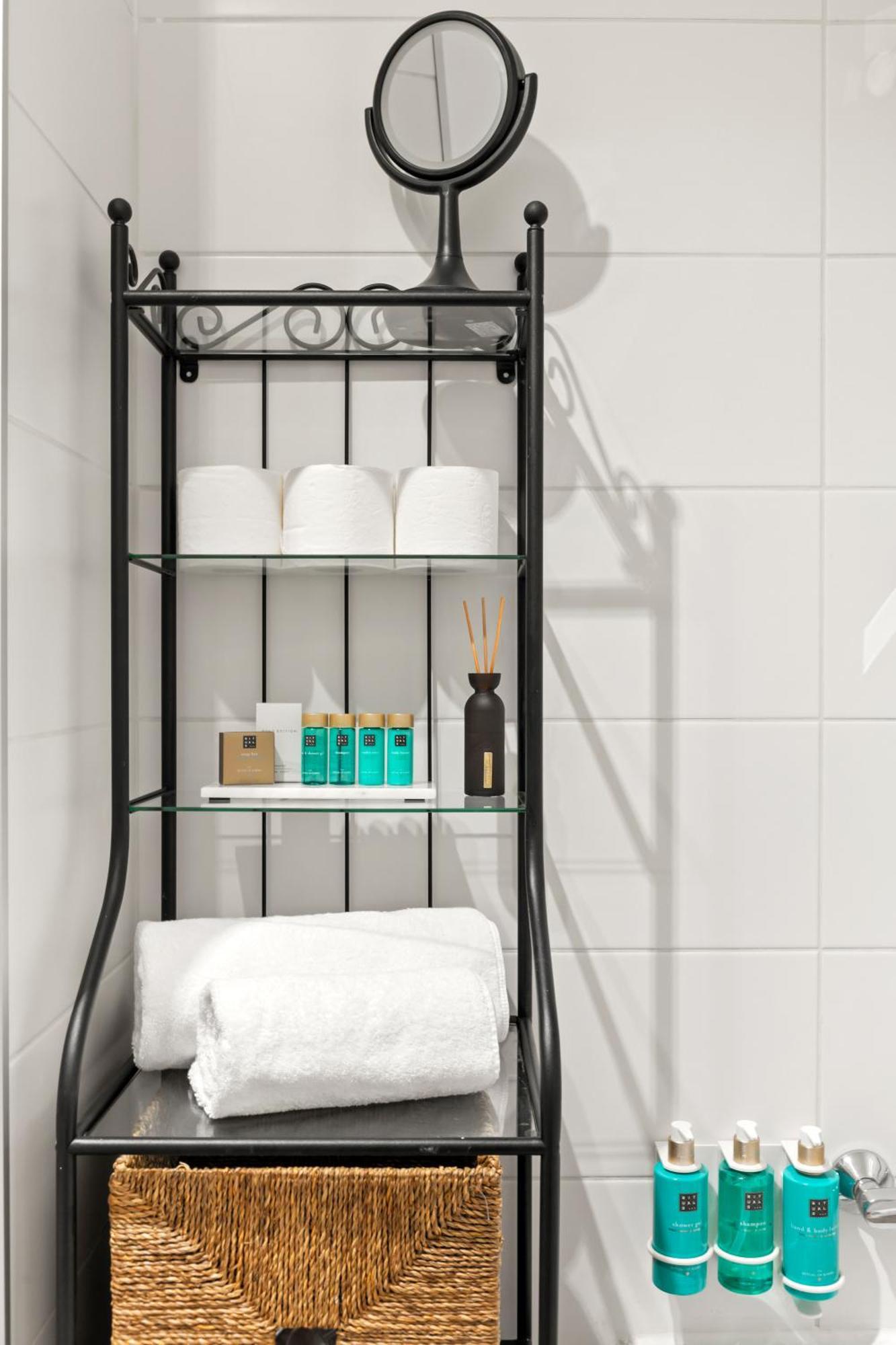 Mido Park Apartment With Private Parking & Self Check-In Bucarest Esterno foto